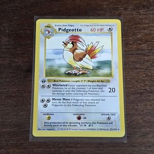 1st Edition Vintage 1999 Pokemon Pidgeotto  #22 Base Set  #22/102  Rare Card